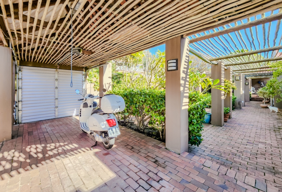 4 Bedroom Property for Sale in Oranjezicht Western Cape